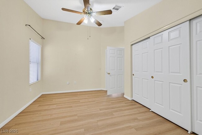 Building Photo - 137 Tapatio St