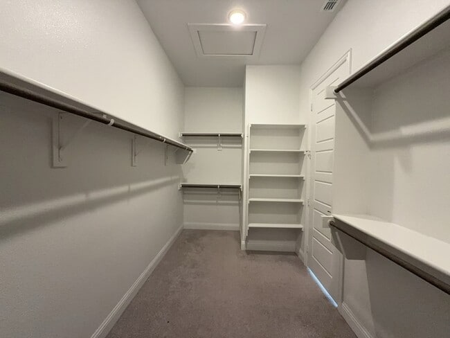 Building Photo - 7021 Lookout Ln