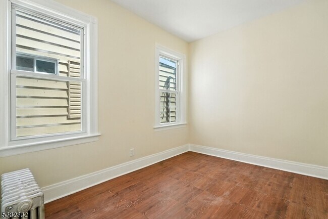 Building Photo - 178 N 16th St