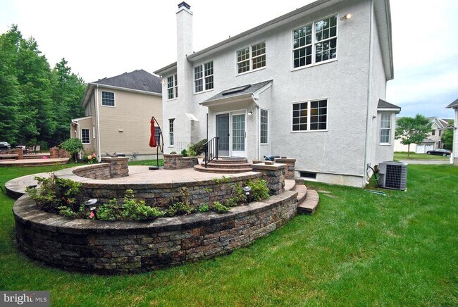 Building Photo - 43 Lockwood Dr