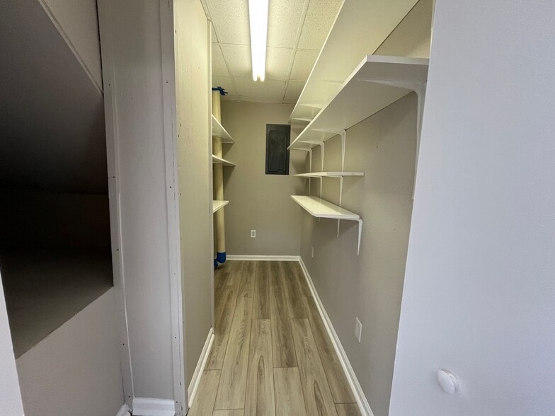 Building Photo - 142 Goshen Rd