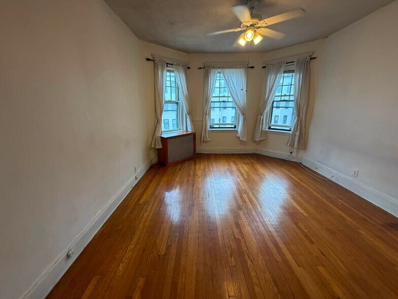 Building Photo - 313 Allston St