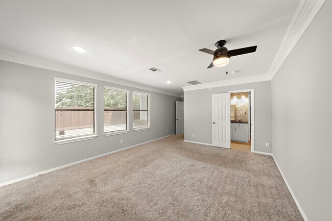 Building Photo - 3818 Southmore Blvd