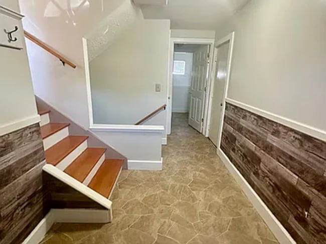 Building Photo - 5617 N 69th St