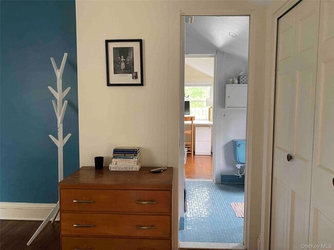 Building Photo - 161 W 15th Ave