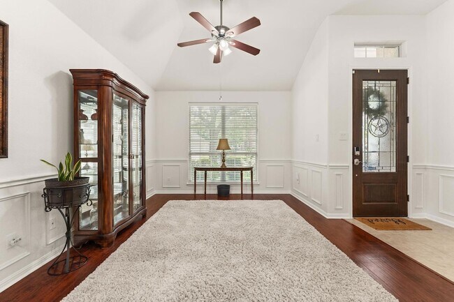 Building Photo - 2600 Lost Mine Tr