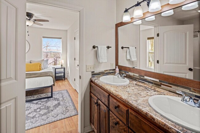 Building Photo - 145 Baxter Ln