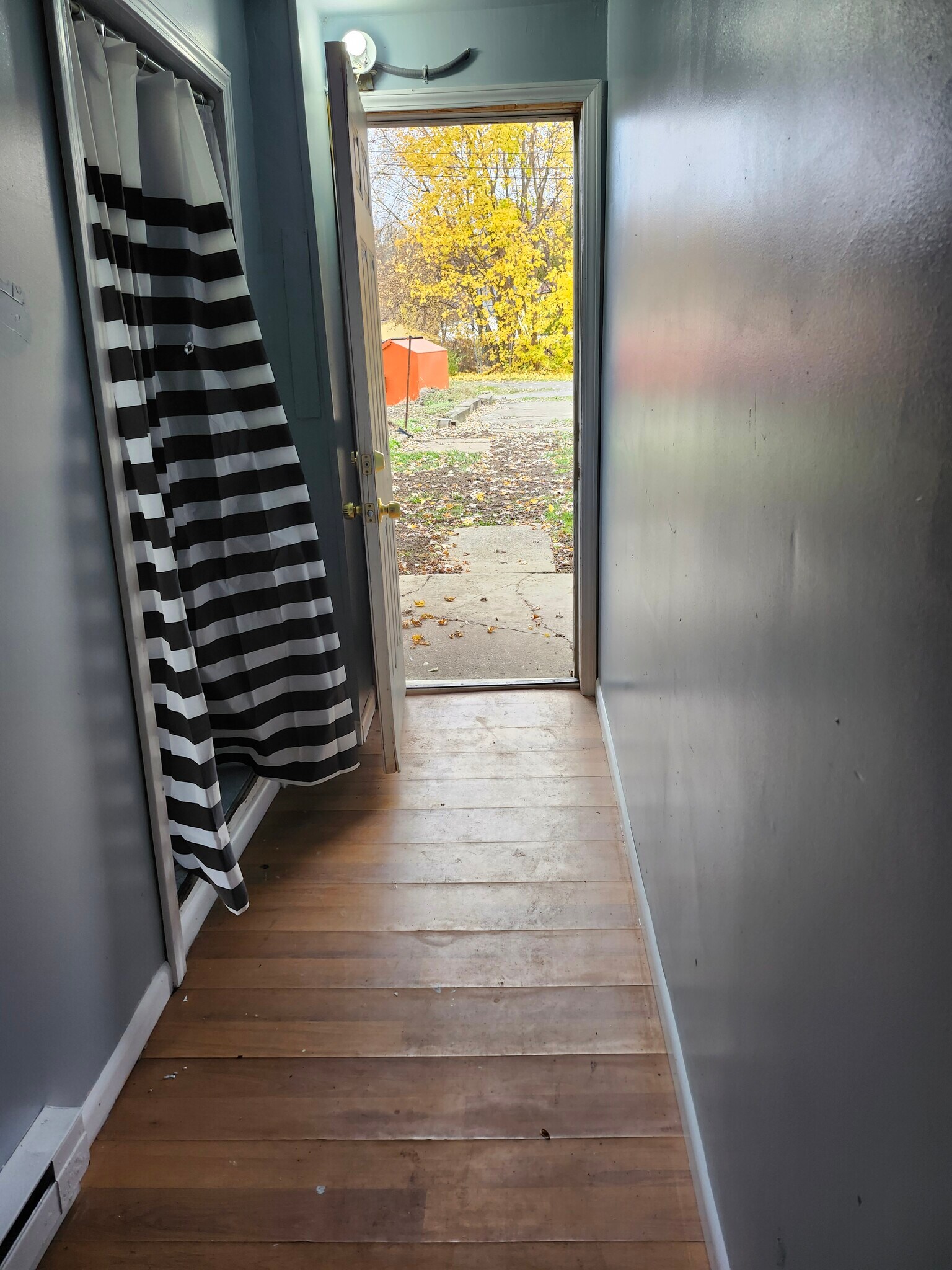 Building Photo - 1052 3rd Ave