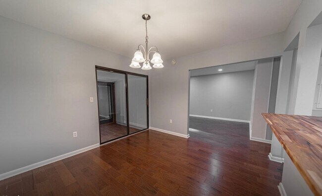 Building Photo - Knoxville 37920 - 3 bedroom, 3 bath home i...