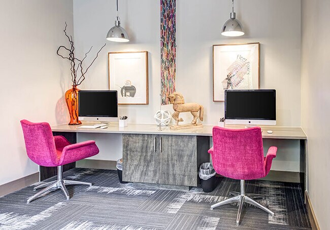 Building Photo - 2024 E 7th St