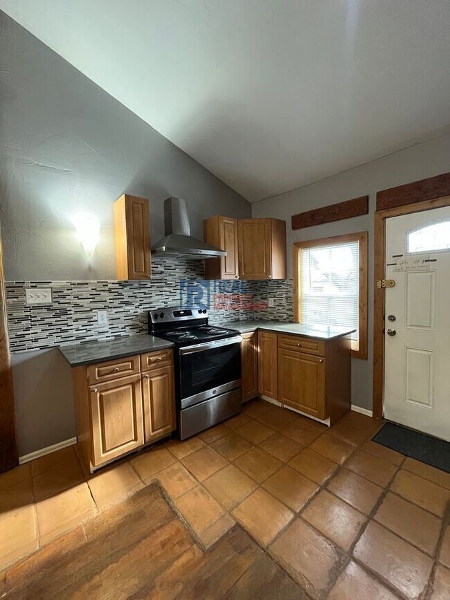 Building Photo - 1470 S Quitman St