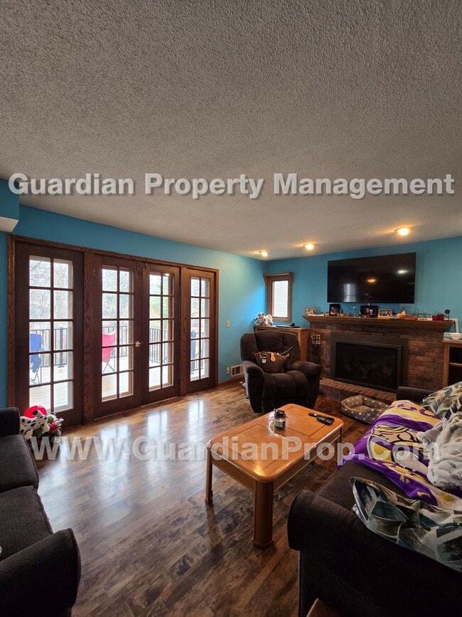 Building Photo - Coming Soon! Large Single-Family Home in Crystal, Owner suite W/ private balcony. 2nd deck and wa...