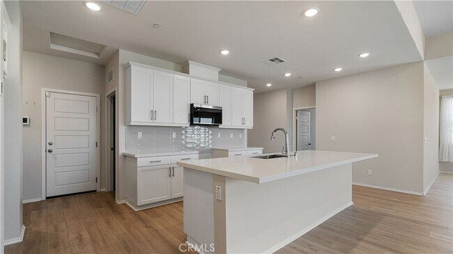 Building Photo - 13925 Mesa View Dr