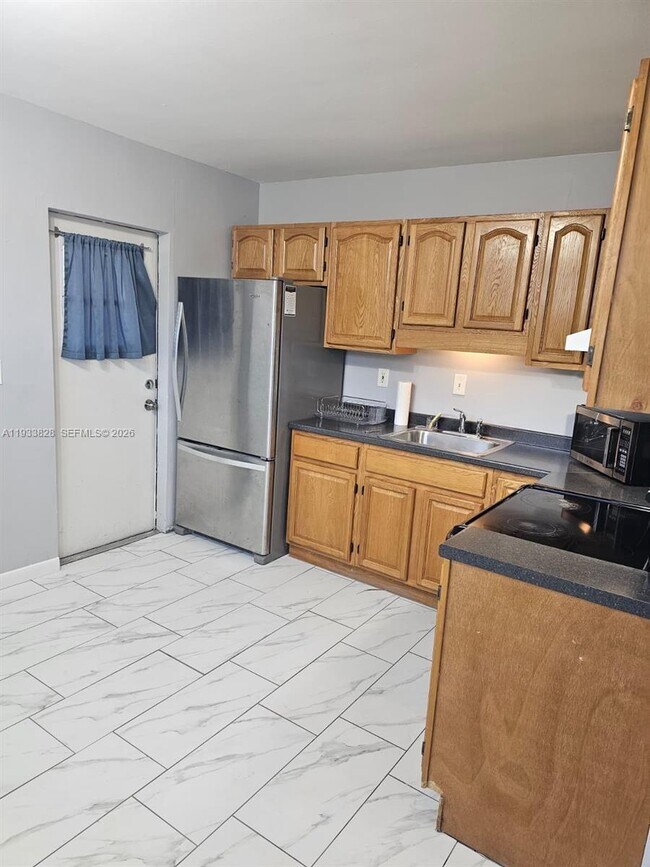 Building Photo - 9360 SW 168th St