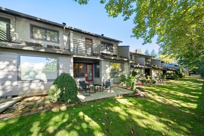 Building Photo - 2 bedroom Condo