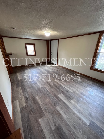 Living Room - 233 Vanlieu St