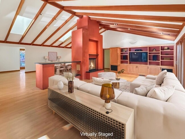 Building Photo - 335 Claremont Way