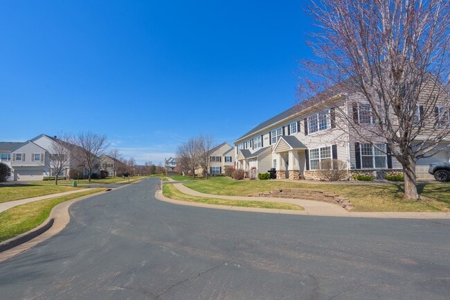 Building Photo - Awesome 2 bed townhouse in plymouth!