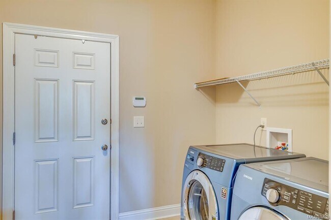 Building Photo - 9208 Springwood Ct