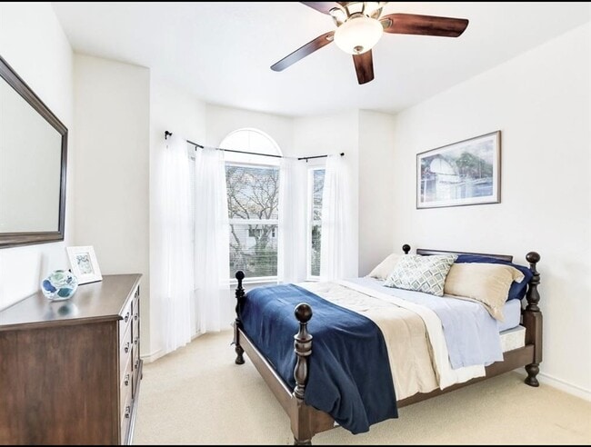 Building Photo - 9326 Knoll Crest Loop