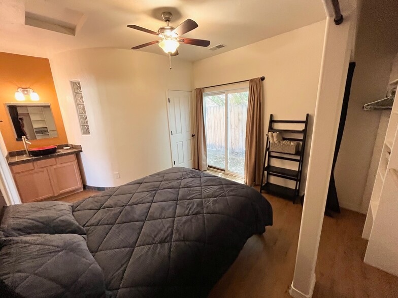 Bedroom/back entrance - 125 N 17th St