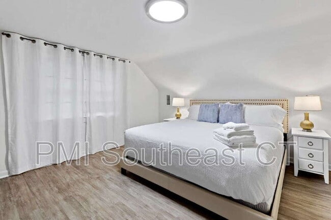 Building Photo - 15 Wiemes Ct