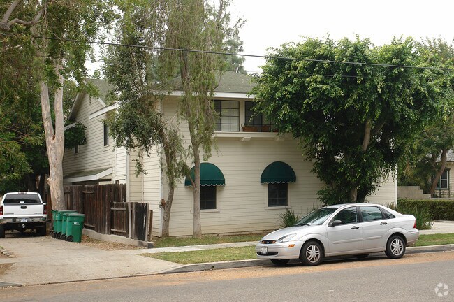 Building Photo - 430 S Olive St