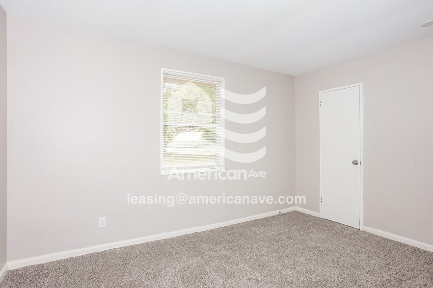 Building Photo - 618 Yates St NE