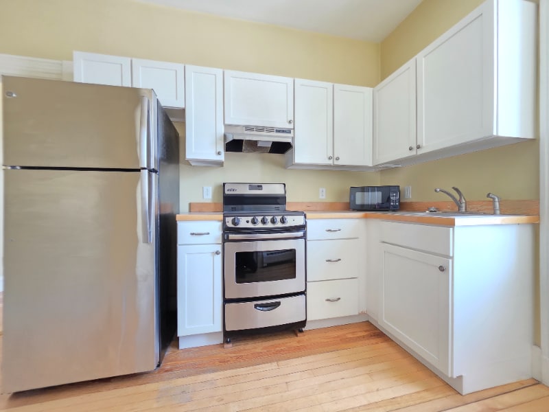 Building Photo - 128 Hammond St