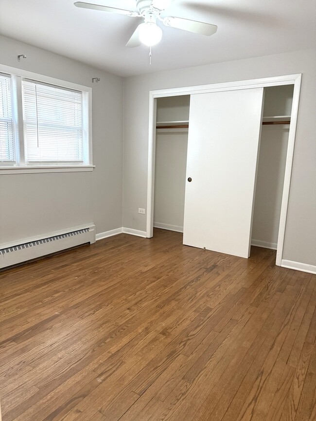 Building Photo - 4644 N Sayre Ave