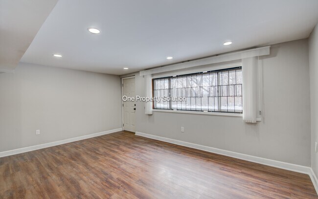 Building Photo - 576 S New Jersey St