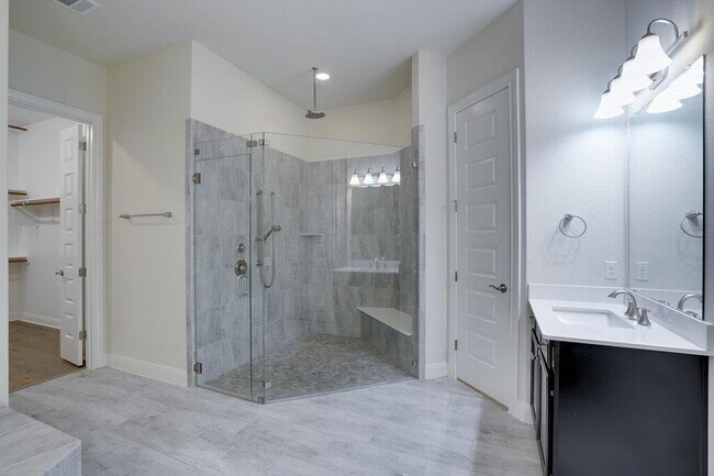 Building Photo - 16005 Axehandle Trl