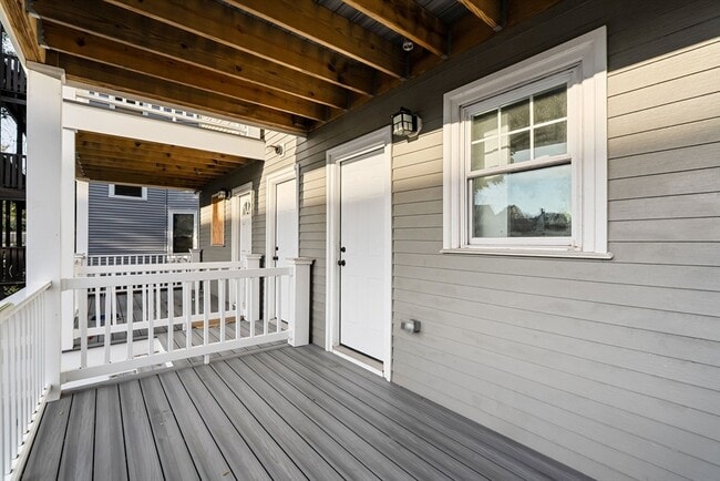 Building Photo - 679-683-683 Columbia Rd