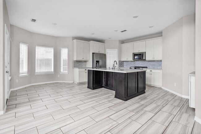 Building Photo - 6915 Pebble Pass Ln