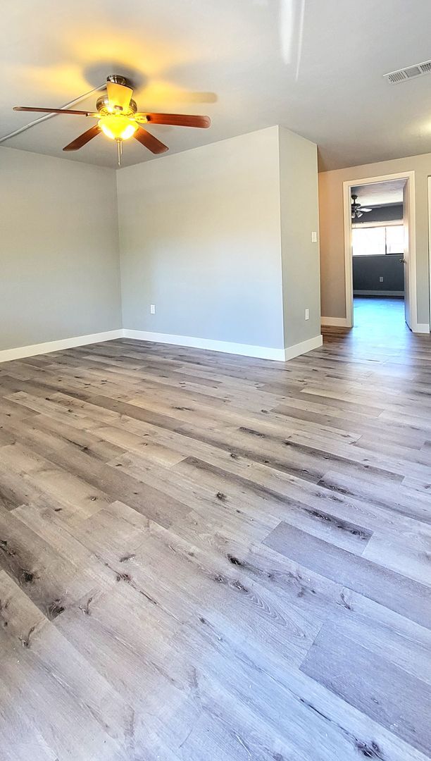 Building Photo - Holly Heights North