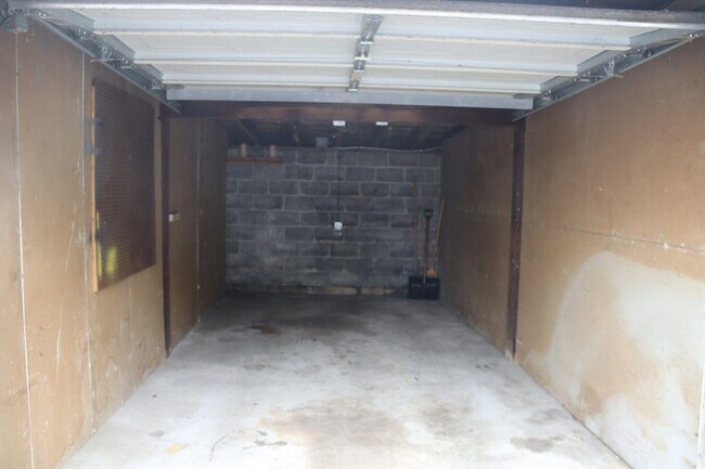 Building Photo - 249 County St