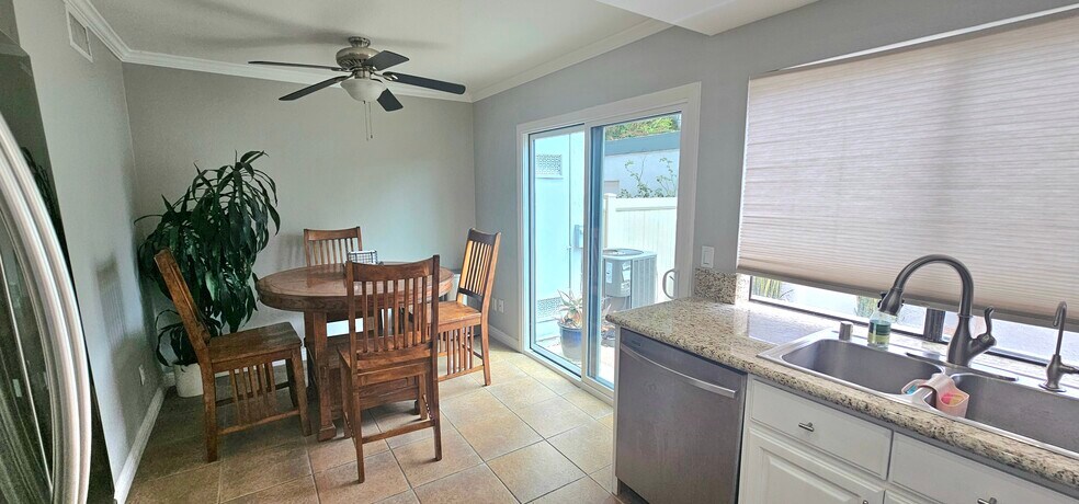 Dining Area in Kitchen - 1910 W Palmyra Ave