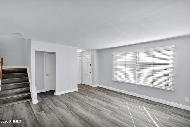 Building Photo - 14 E Hermosa Dr
