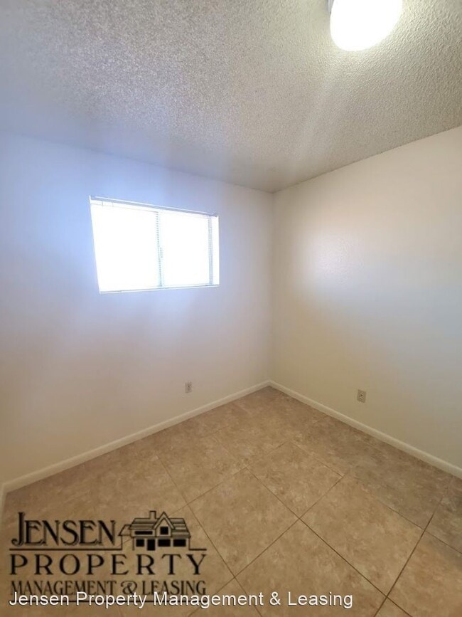 Building Photo - 545 S 900 E