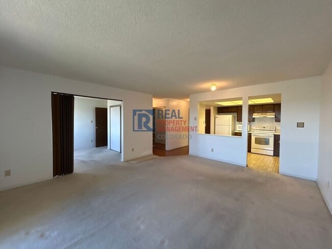 Building Photo - 13902 E Marina Dr