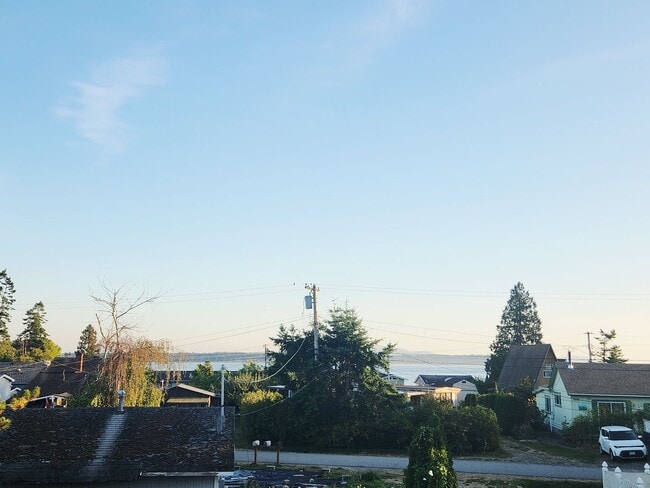 Primary Photo - Easy access to the Birch Bay Coastline! La...