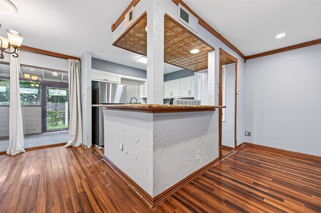 Building Photo - 14515 Wunderlich Dr
