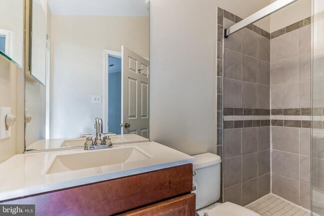 Building Photo - 2519 Dog Leg Ct