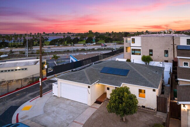 Building Photo - 1404 Lieta St