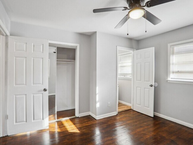 Building Photo - 3 Bedroom Duplex in Decatur