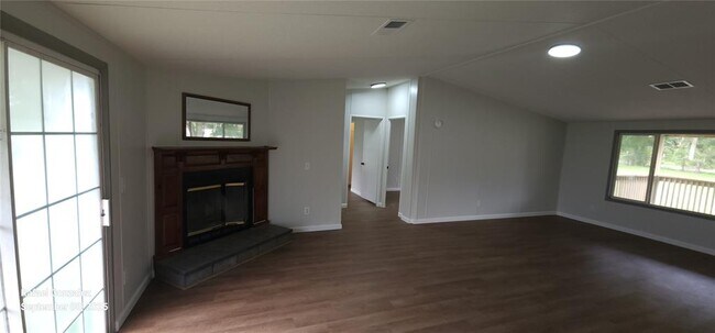 Building Photo - 33163 Cassandra Way