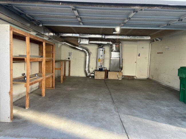 Building Photo - Long Street Townhouse