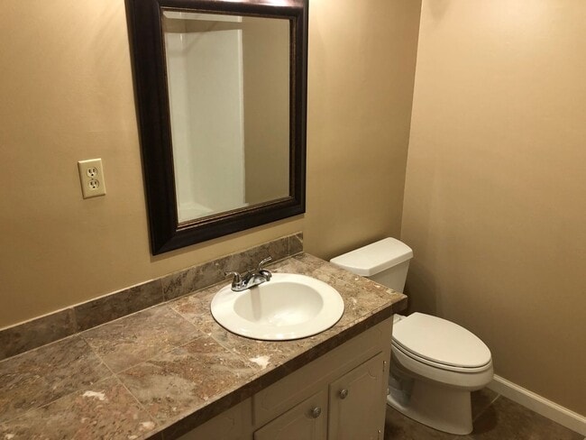 Building Photo - Available now. Beautiful 4BR/2.5BA Home Av...