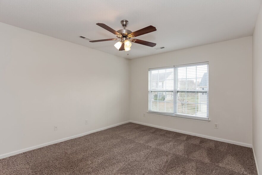 Building Photo - 6846 Squirrels Foot Ct