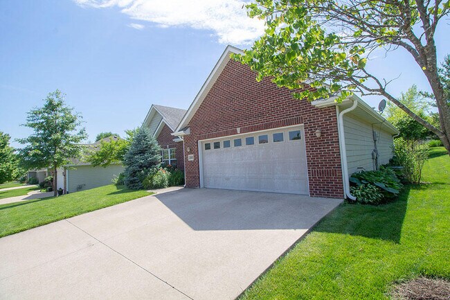 Building Photo - 5305 Chamois Dr